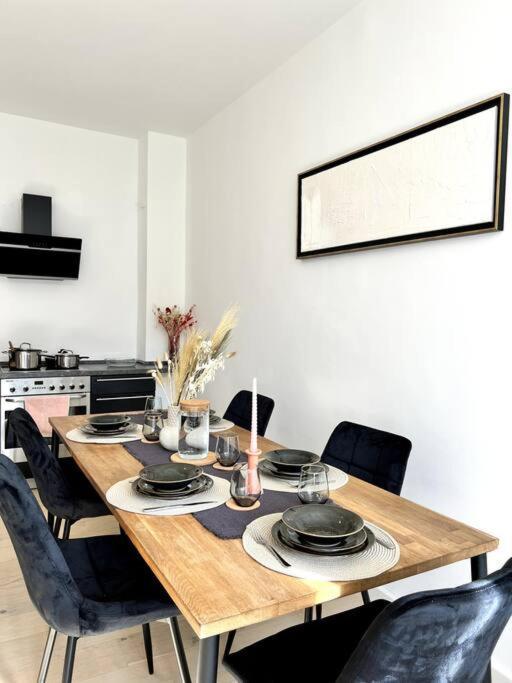 Spacestays Designer Apartment Netflix Wifi Playstation 4 Balkon Essen Exteriör bild